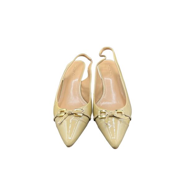 👠 Talbots 8.5B Nude Patent Slingback Heels Pointed Toe Bow Buckle Y2K Chic - Picture 2 of 6